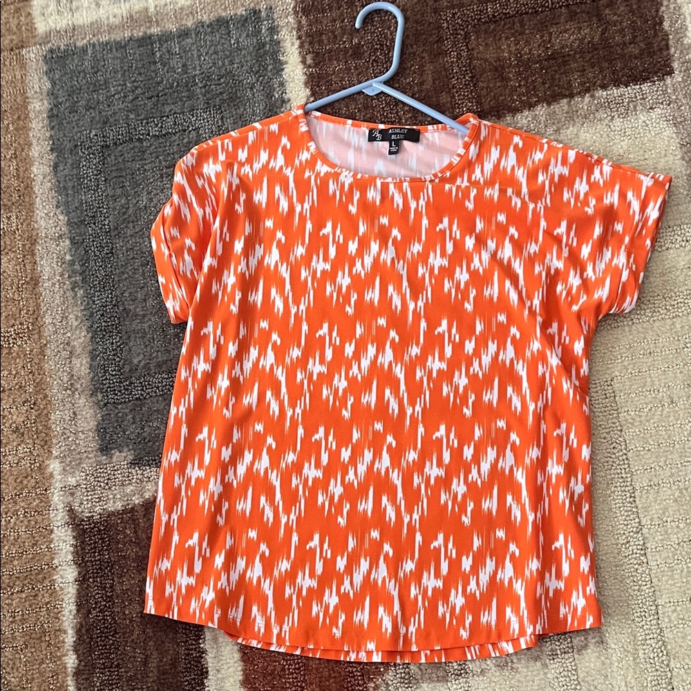 Ashley Blue Orange and White Short Sleeve Printed Tee